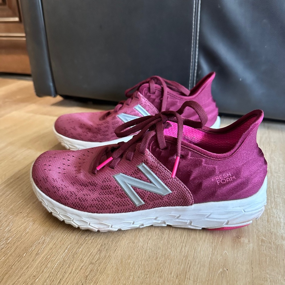 New Balance Fresh Foam Beacon Burgundy Pink Running Shoes Women‎ 6.5 Activewear